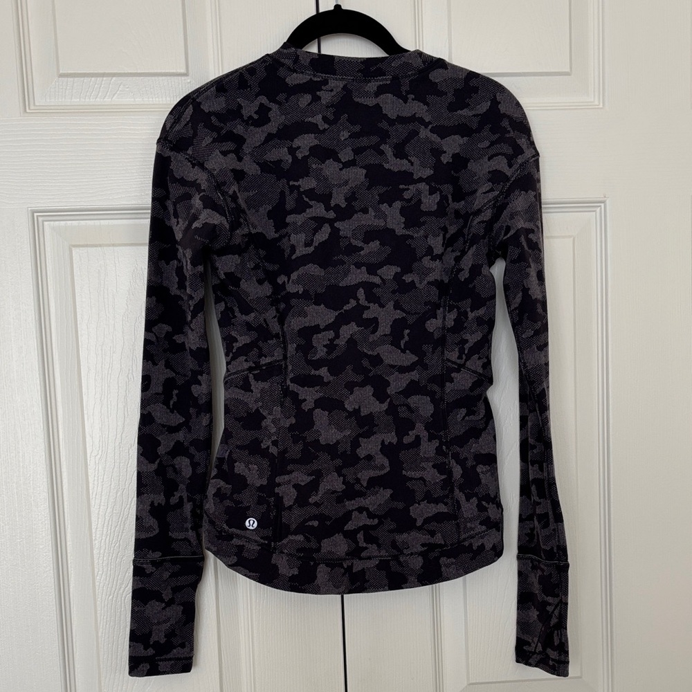 Lululemon Athletica Black Camouflage Sweatshirt - Picture 3 of 4